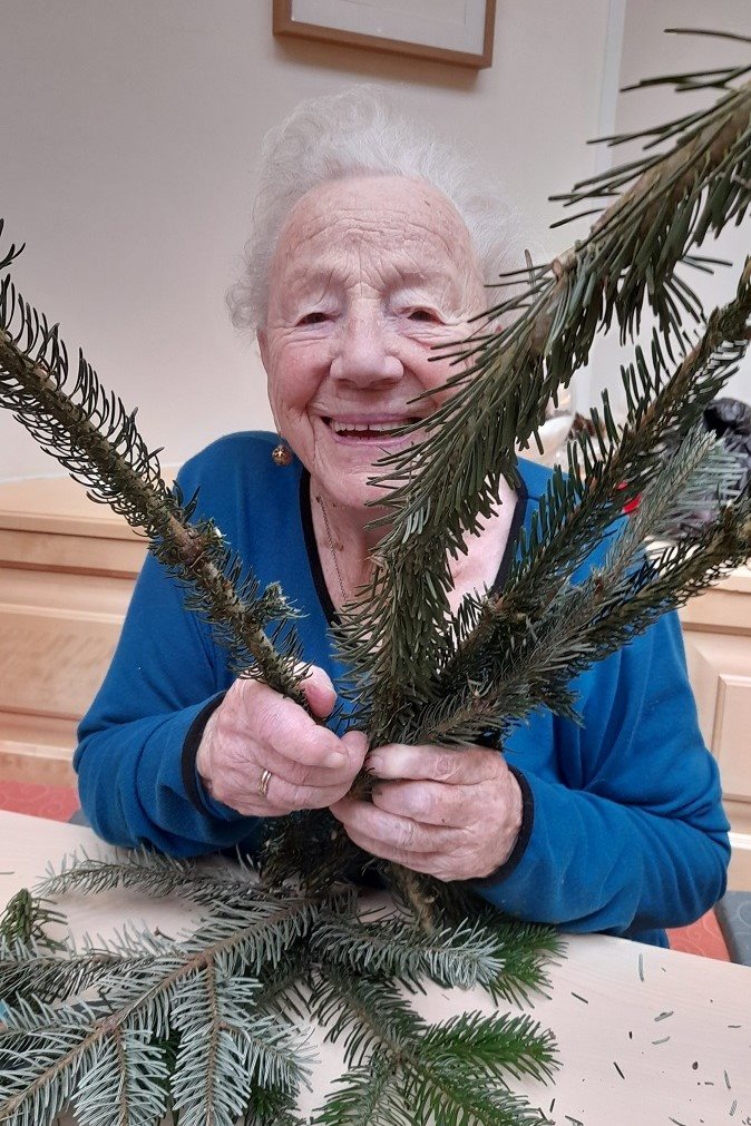 secu_PA_Krems Brunnkirchen_Adventkranzbinden Presse2
