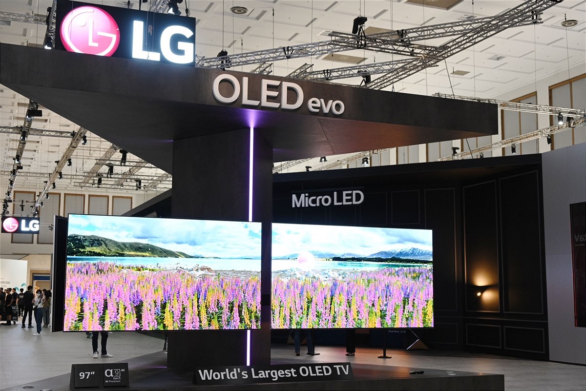 LG booth_97 OLED