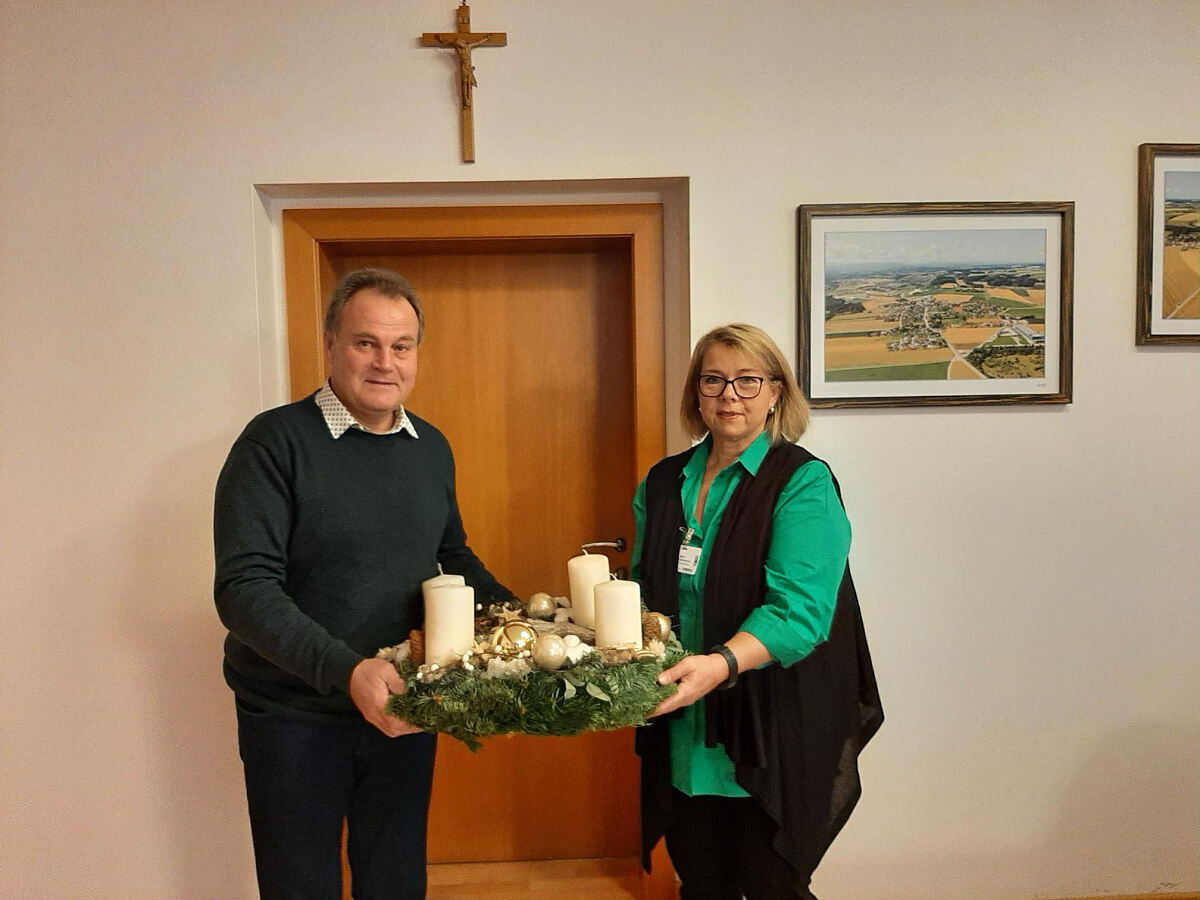 bellaflora_Adventkranzübergabe Steyr
