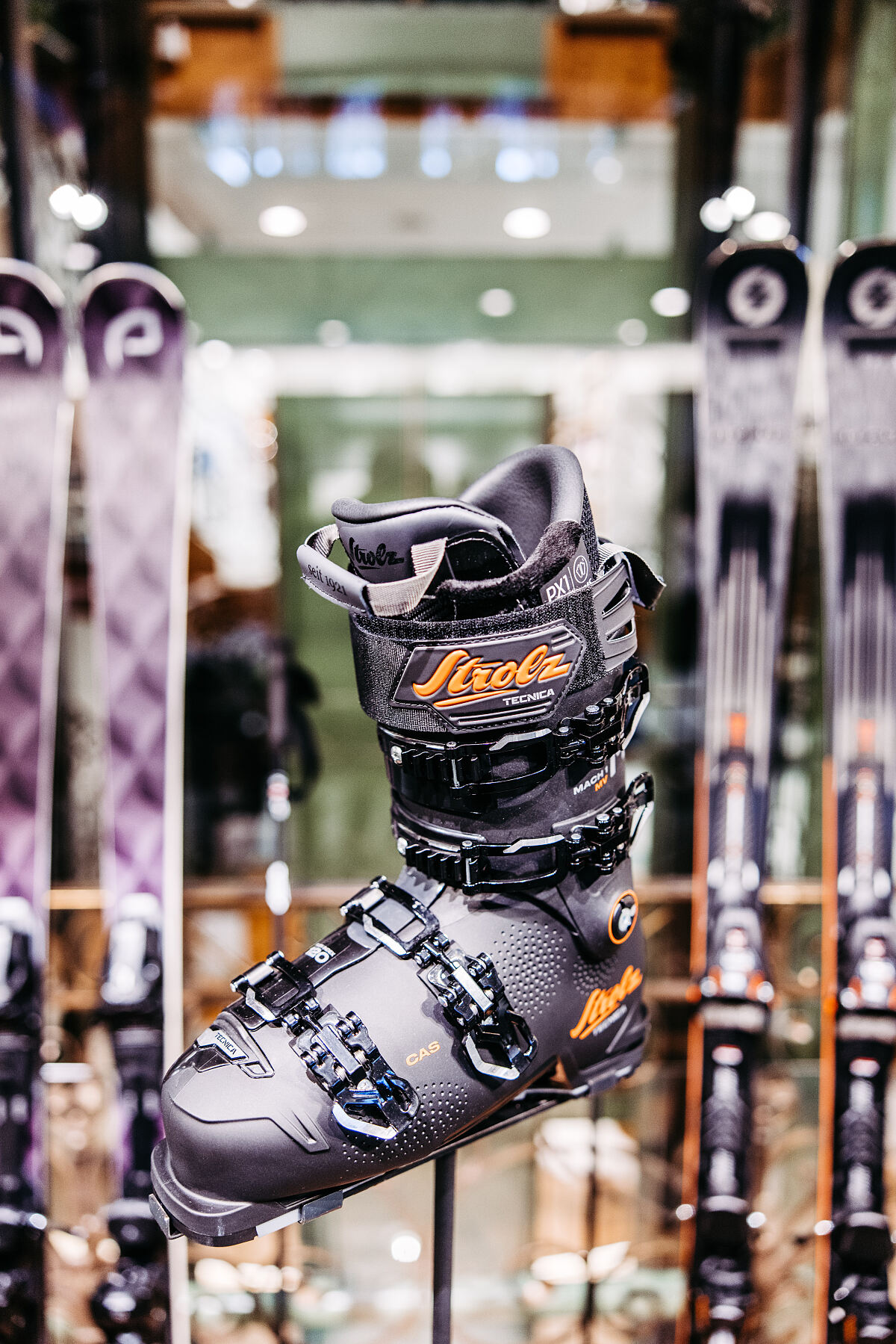 Strolz_Presse_Skischuh Tecnica x Strolz
