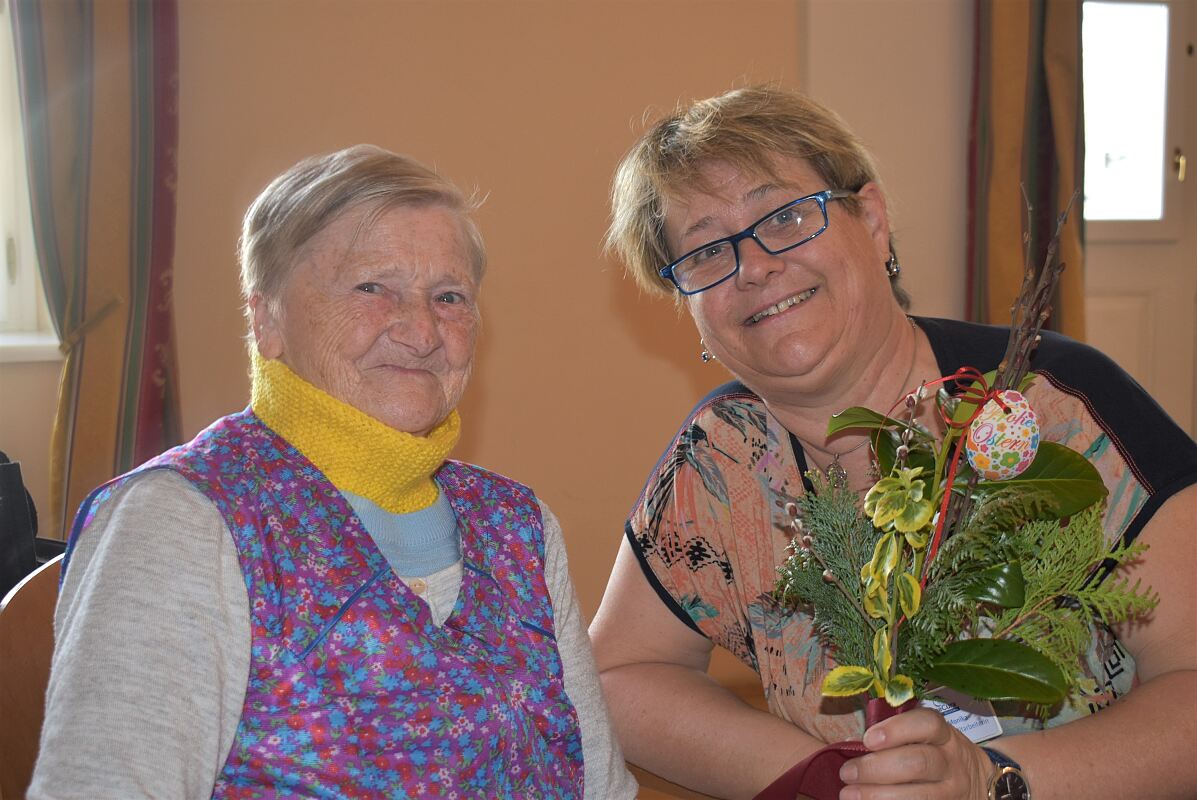 secu_PA_Pöchlarn_Palmbesen binden_Presse 1