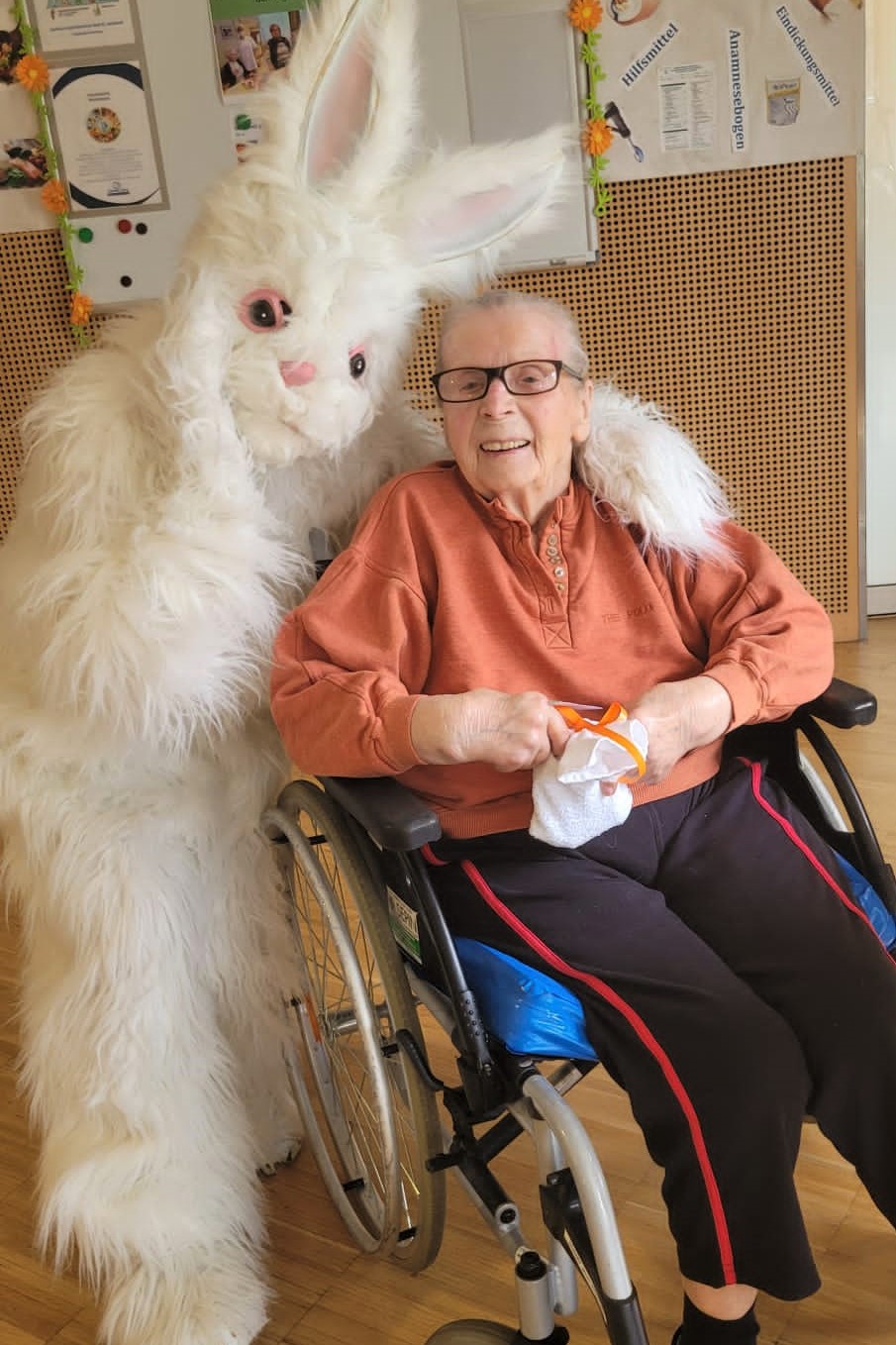 secu_PA_Bad St. Leonhard_Besuch Osterhase_Presse2