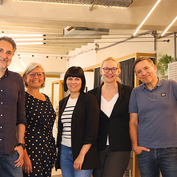 v.l.n.r.: Alexander Hofmann, Creativ Geschäftsführer Heimat Wien; Barbara Lung, Client Service Director, Heimat Wien; Michaela Wohlmuth, Marketingleitung LIBRO; Ulrike Kittinger, LIBRO Geschäftsführerin; Jürgen Madl, Managing Director Erna Production 