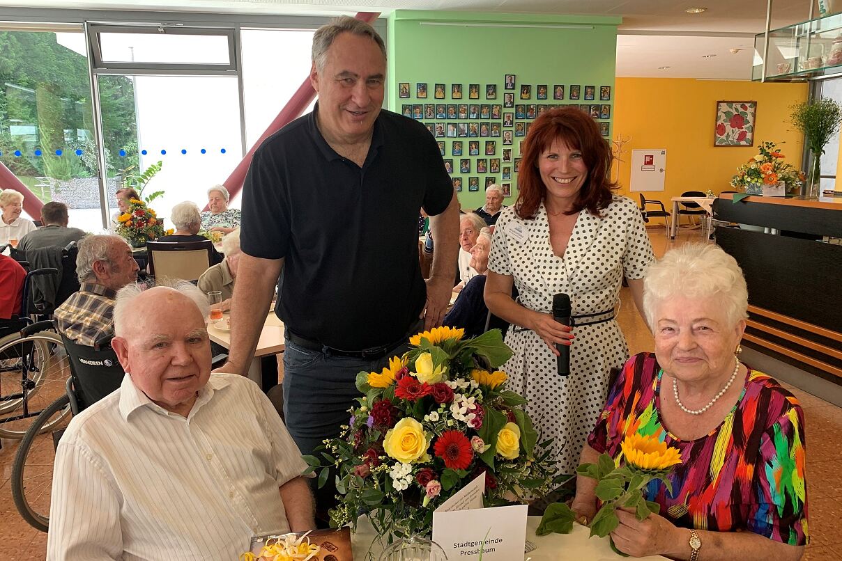 secu_PA_Pressbaum_Erdbeerfest und Geburtstage_Presse1