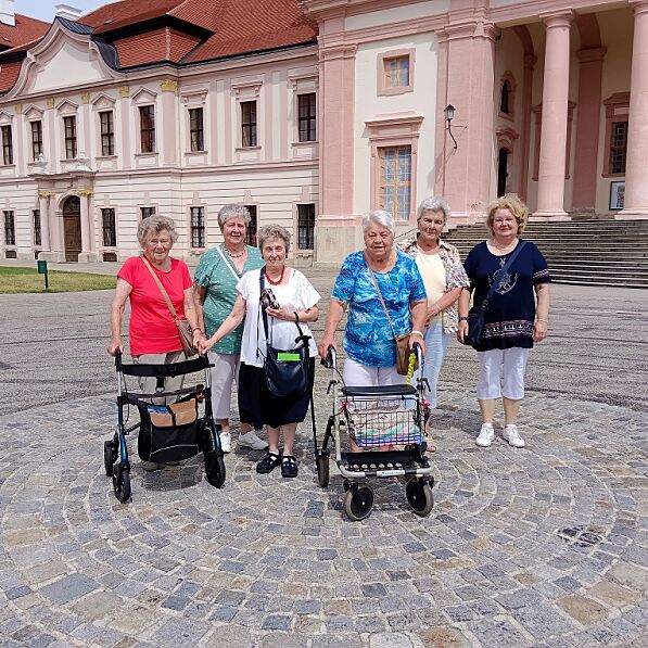 Auch der Vorplatz der Stiftskirche kann sich sehen lassen