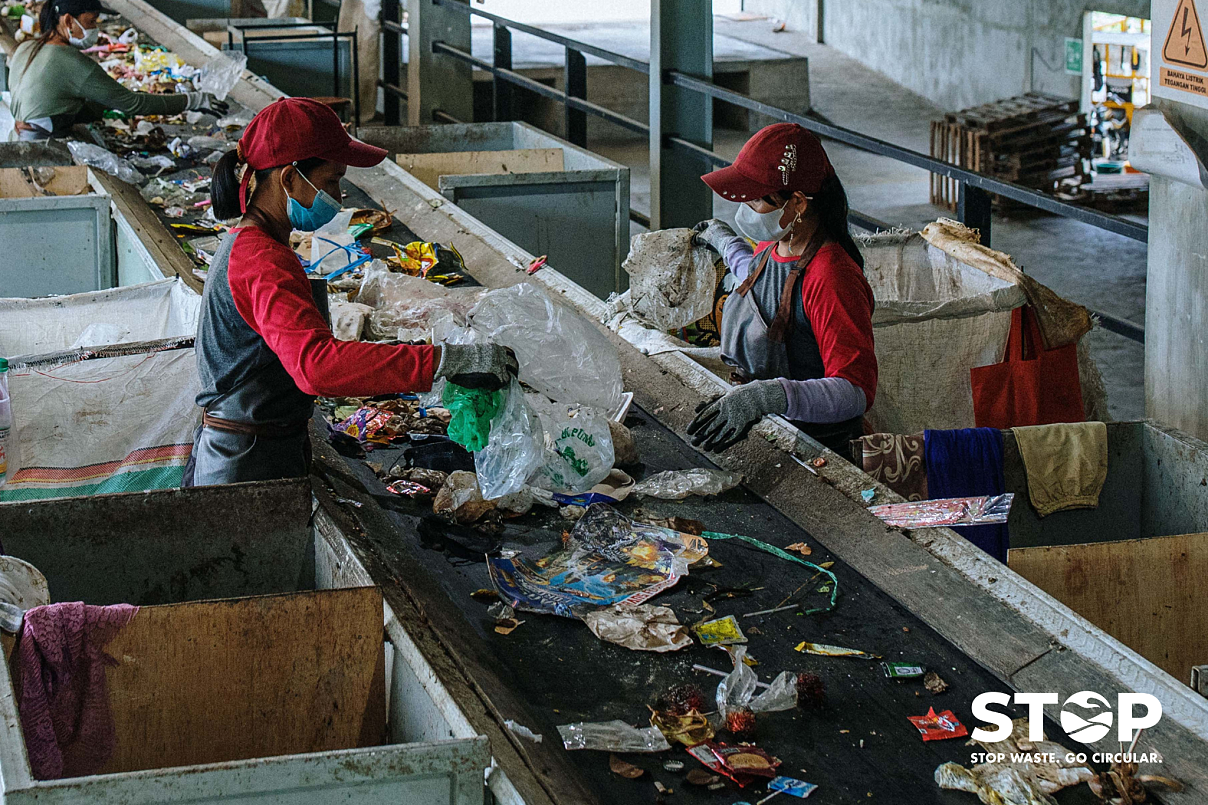 3.Project STOP_Jembrana_Waste Sortation at MRF