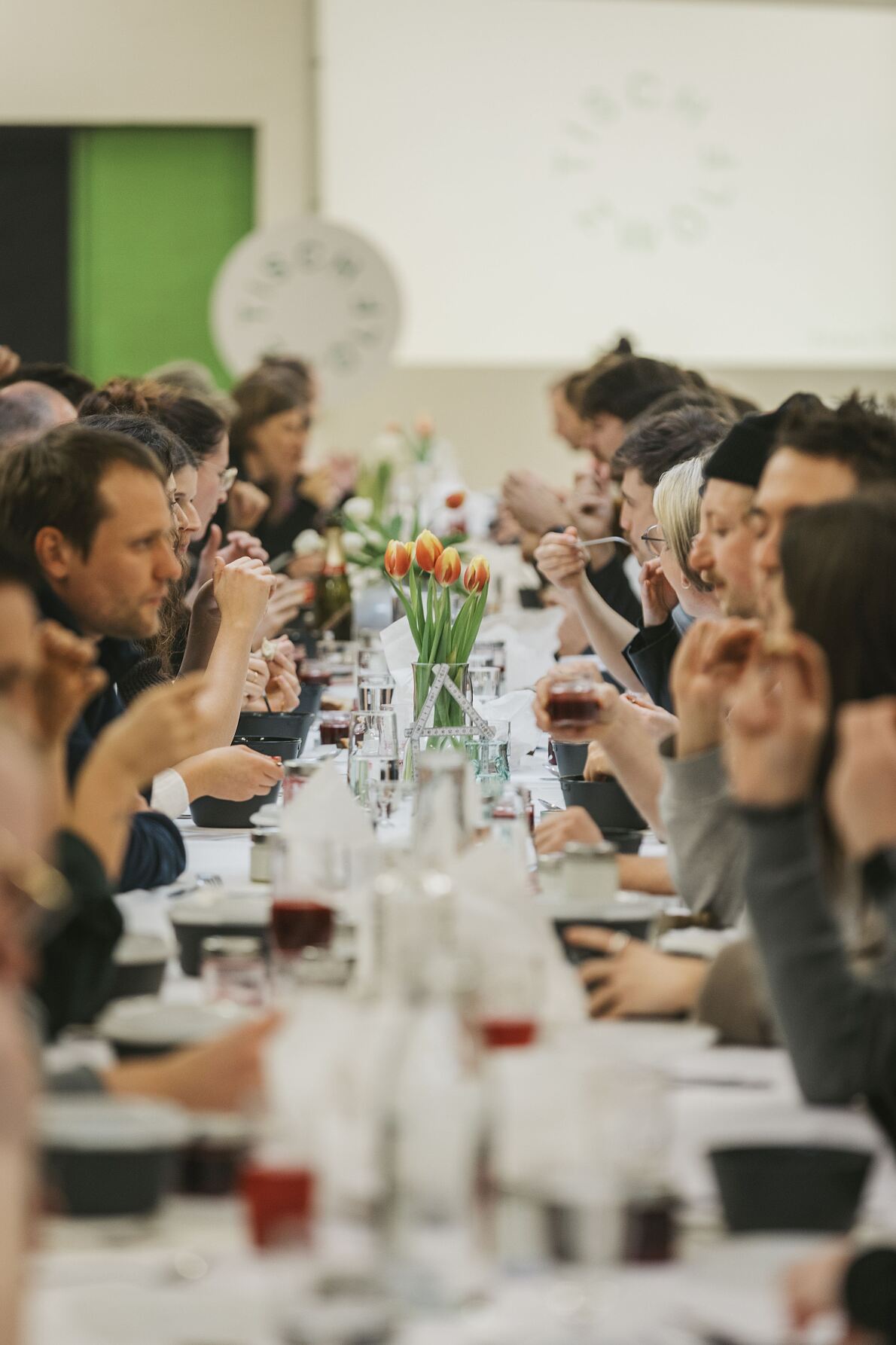 Tisch Zwoelf in der CampusVäre (c) Marina Schedler