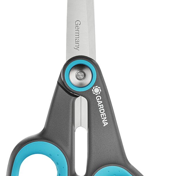 MultiCut – die Schere, die alles kann, ganz egal ob im Haus oder im Garten. Empfohlener Verkaufspreis inkl. MwSt.: € 21,99 