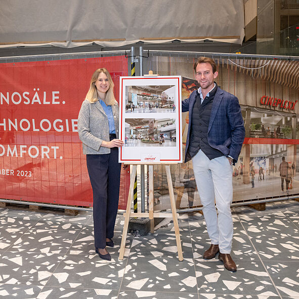 Großes Kino: Lucas Langhammer (Cineplexx) und Verena Haller (Unibail-Rodamco-Westfield) geben Einblicke in den Baufortschritt des modernsten Kino Österreichs. 