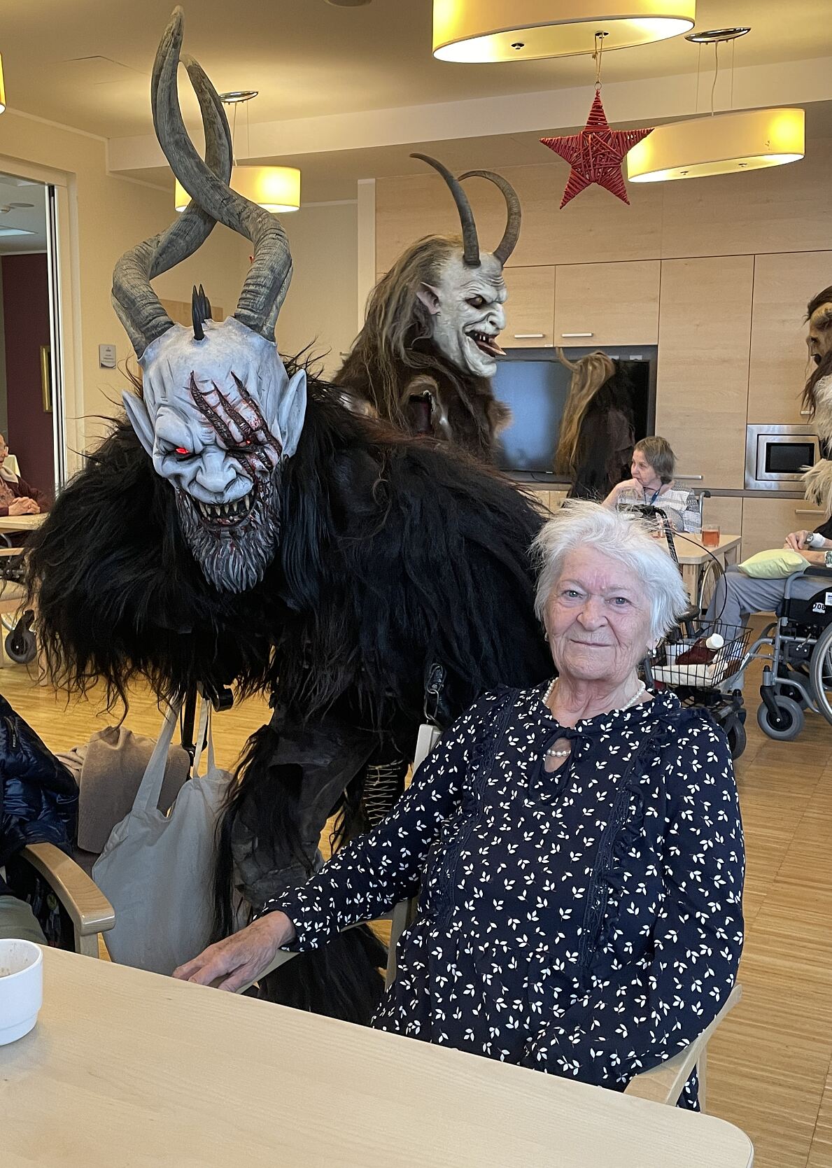 secu_PA_Kirchberg Wechsel_Nikolaus und Krampus_Presse1