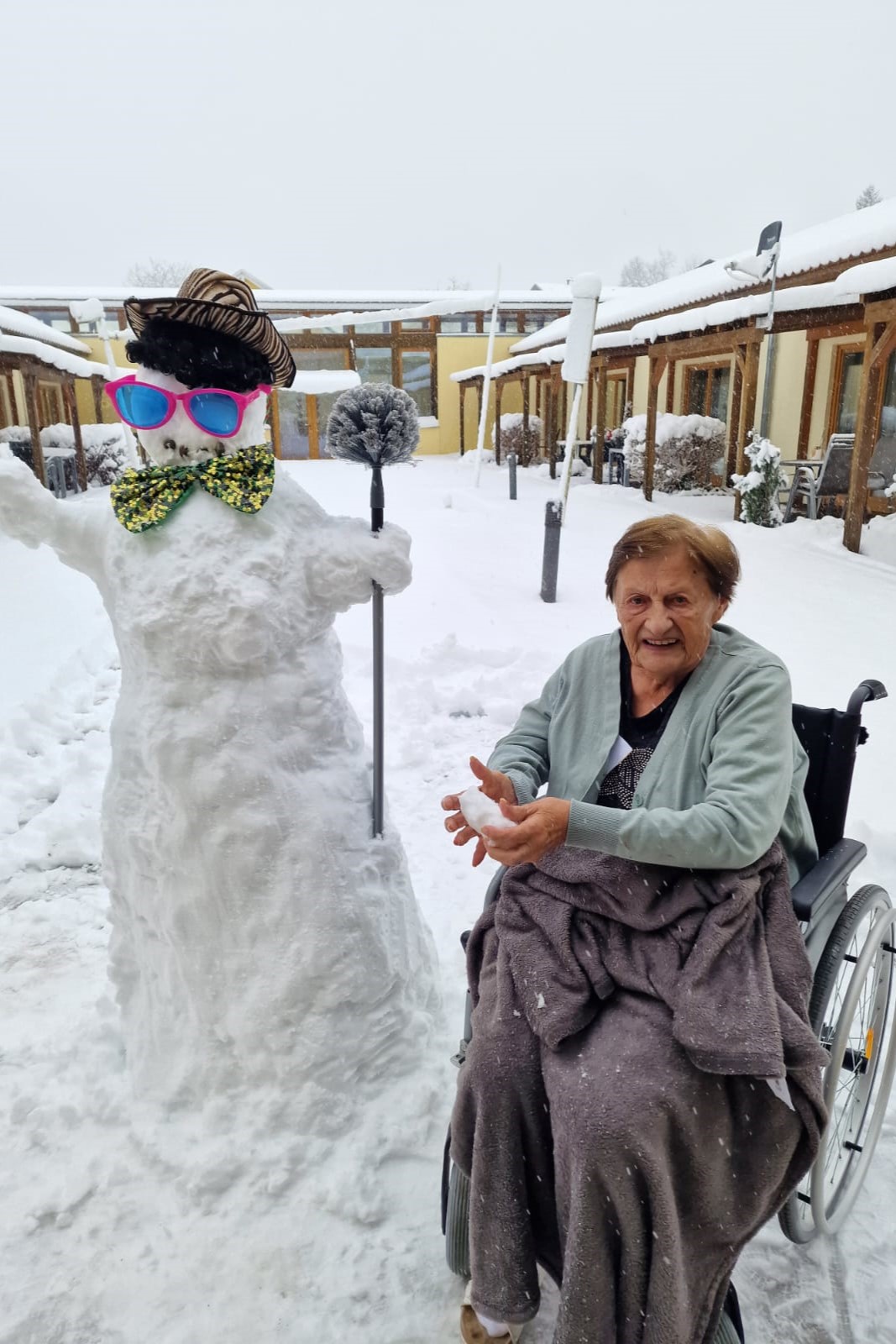 secu_PA_Arnoldstein_Schneemann bauen_Presse 2