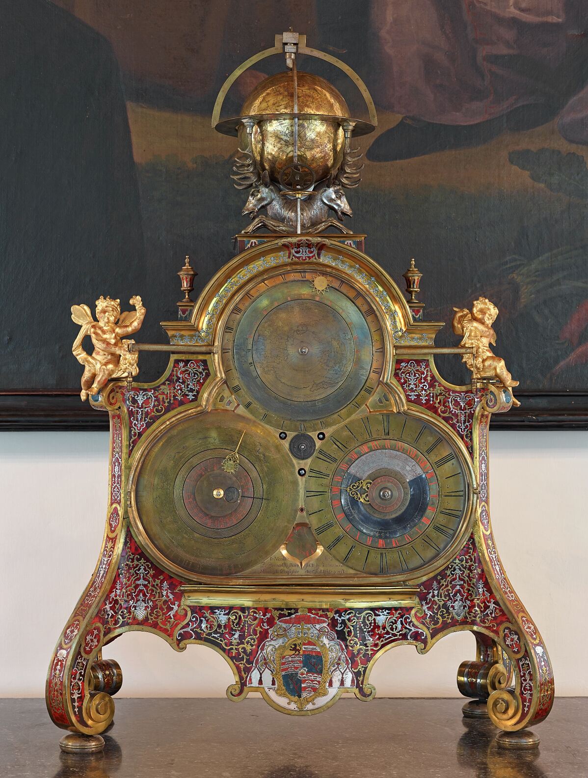 Weltenuhr in der Residenz mit dem Wappen von Fürsterzbischof Firmian