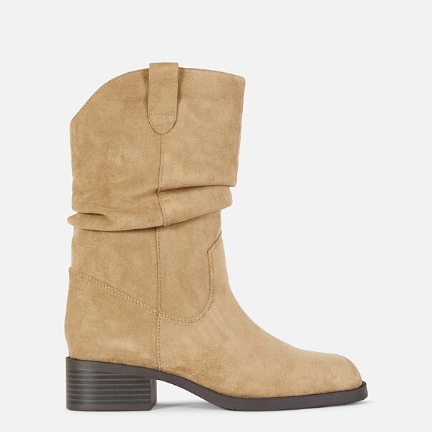PRIMARK PRESENTS RITA ORA  Beige Slouch Boot £26, €30, �32, PLN130, CZK675, RON145