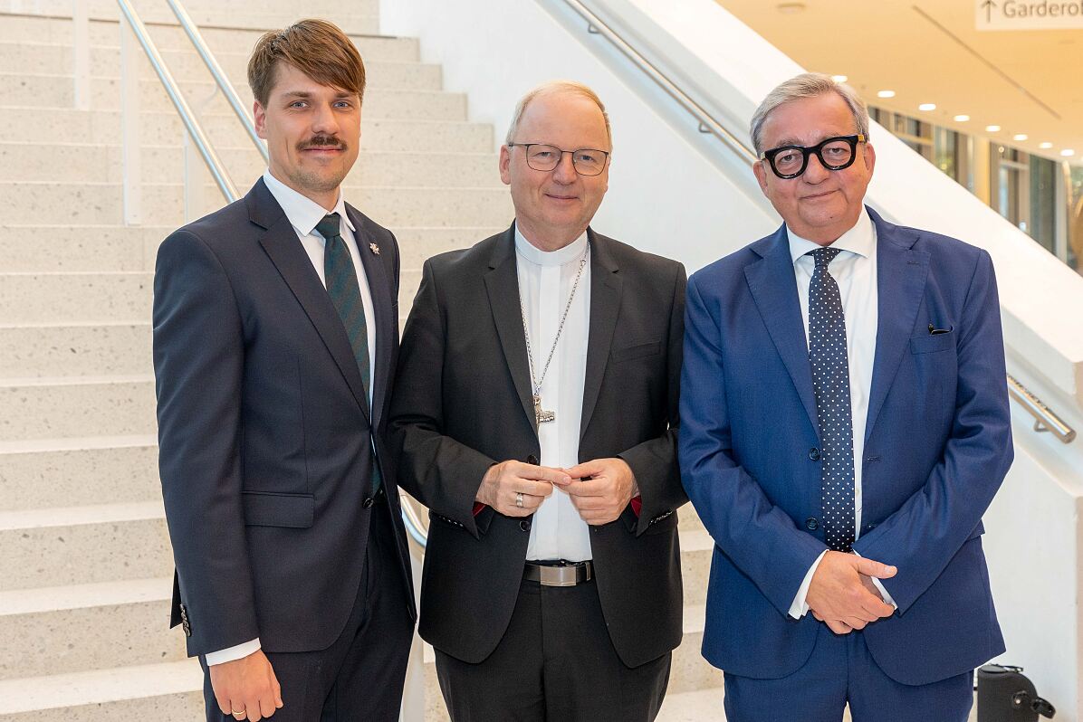 Bild 4: Persönlichkeiten beim Konsulatsempfang