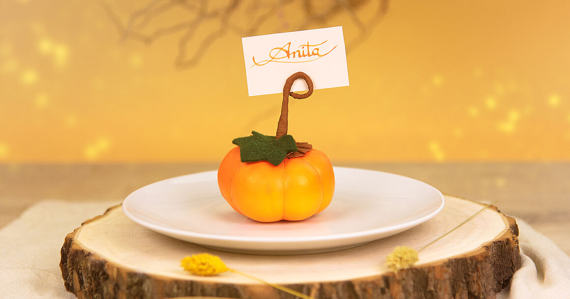 PAGRO_PA_Halloween_Platzkarte im Kürbis-Look