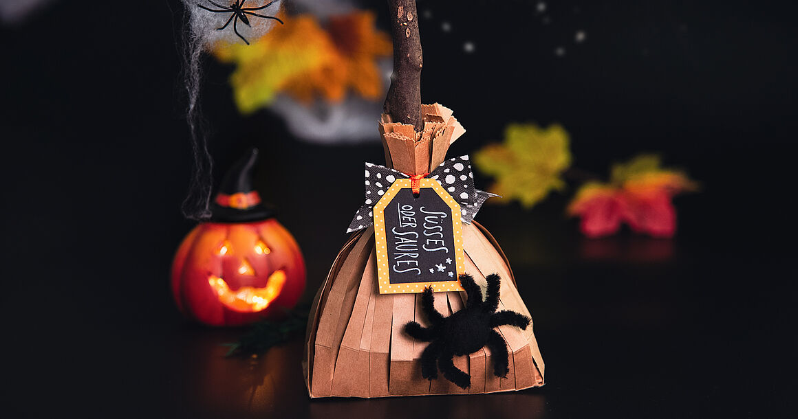 PAGRO_PA_Halloween_Hexenbesen als Gastgeschenk