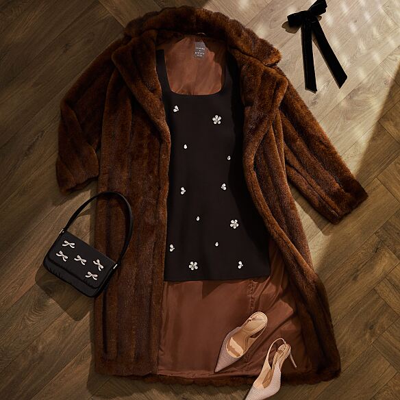PRIMARK_20250821_SocialP2_DarkArts_AB_Digital_Shot5_1x1-min