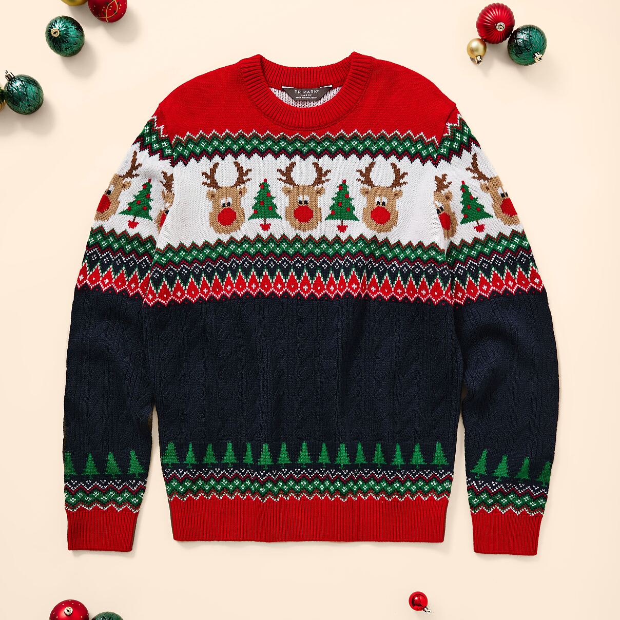 PRIMARK_20250821_SocialP2_D6ChristmasJumpers_AB_Digital_Shot17_b_1x1-min