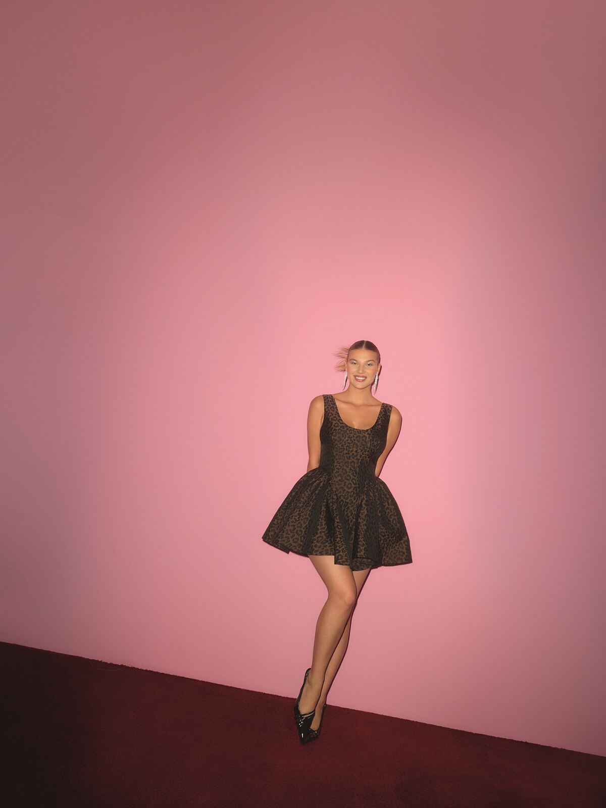PRIMARK_20250721_ExtCampaign_Christmas_D8_Dress_RWK_Shot003_1875_CMYK_300DPI