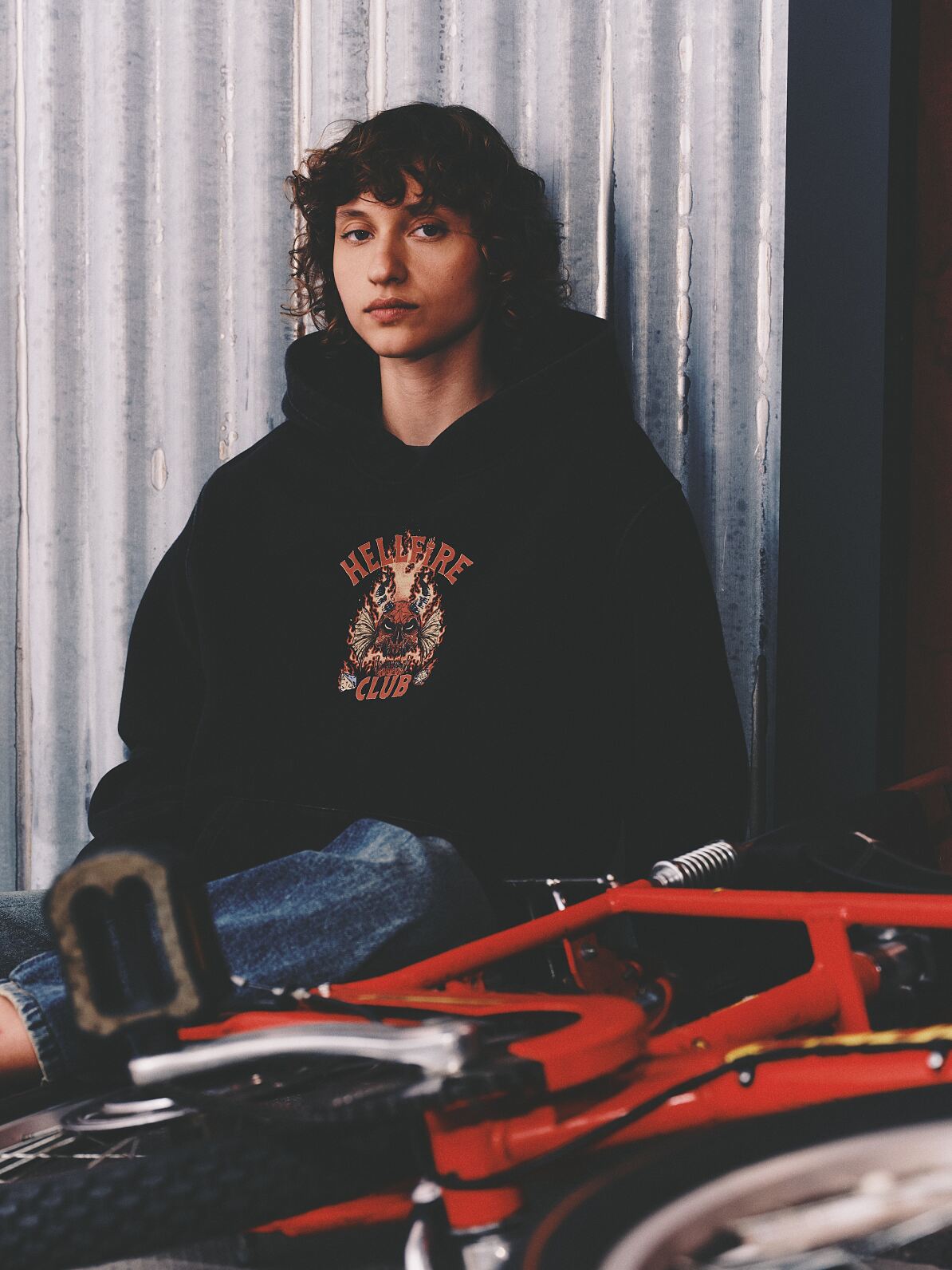 PRIMARK STRANGER THINGS HELLFIRE HOODIE Charcoal �30, £20, €24, 625CZK, 105PLN, 9000HUF, 120RON (4)