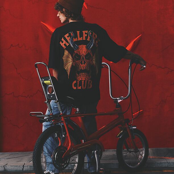 PRIMARK STRANGER THINGS HELLFIRE HOODIE Charcoal �30, £20, €24, 625CZK, 105PLN, 9000HUF, 120RON (3)