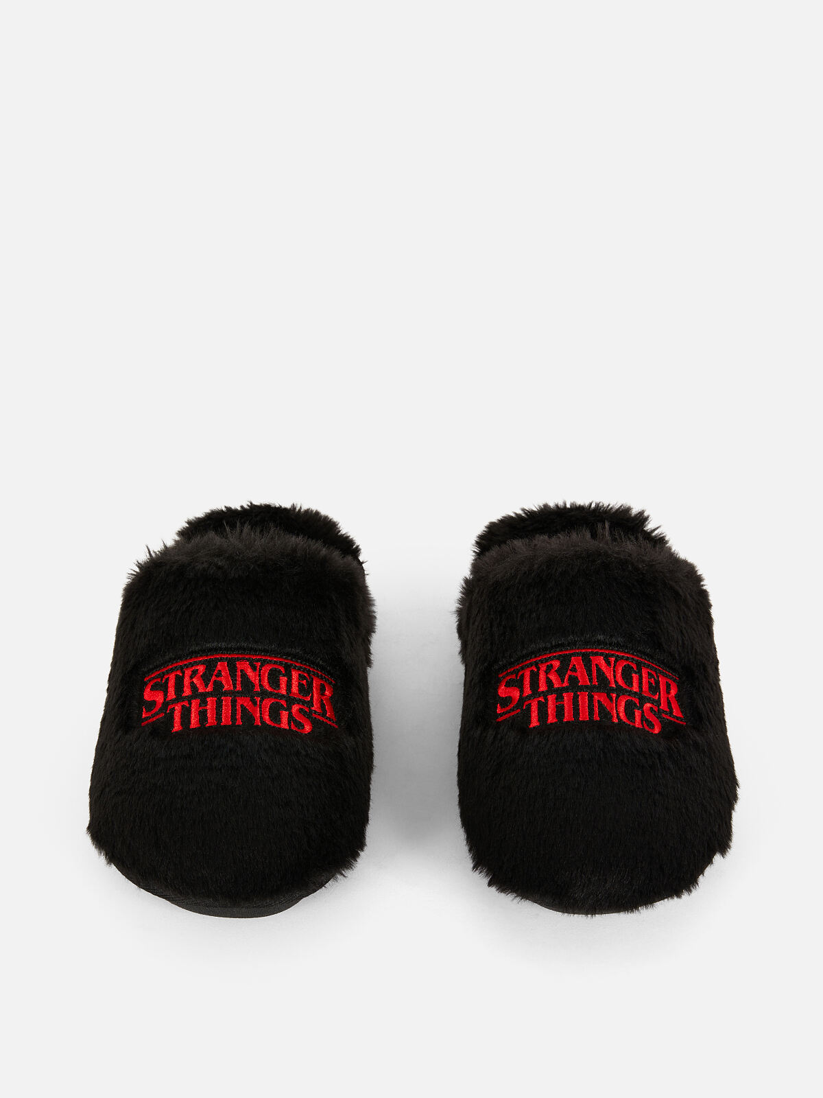 PRIMARK STRANGER THINGS GIFT SLIPPERS Black �9, £7, €8, 210CZK, 34PLN, 3000HUF, 40RON