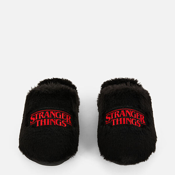 PRIMARK STRANGER THINGS GIFT SLIPPERS Black �9, £7, €8, 210CZK, 34PLN, 3000HUF, 40RON