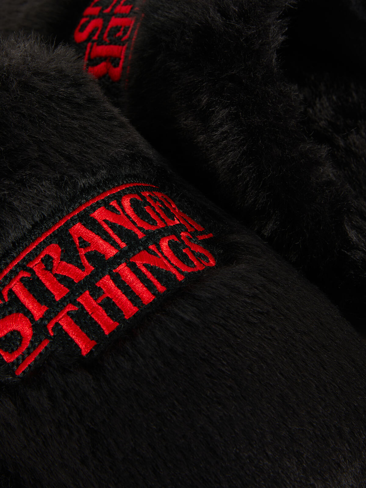 PRIMARK STRANGER THINGS GIFT SLIPPERS Black �9, £7, €8, 210CZK, 34PLN, 3000HUF, 40RON (2)
