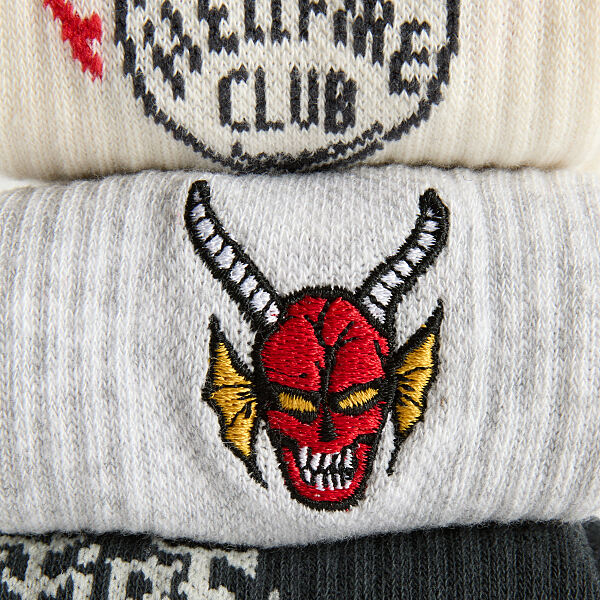 PRIMARK STRANGER THINGS 3PK SOCKS Multi �64, £4.50, €5, 130CZK, 22PLN, 1900HUF, 25RON (2)