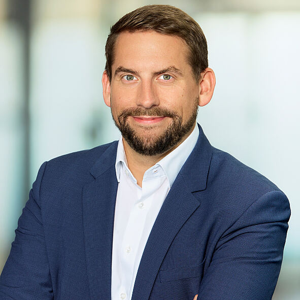 Bernhard Kainz, EY Law