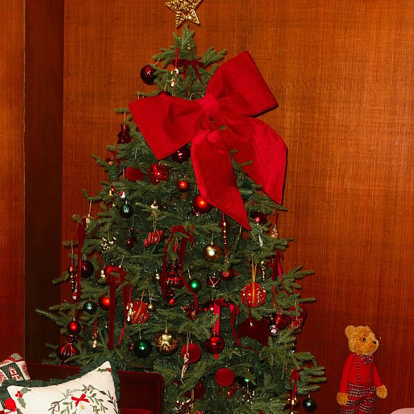 PRIMARK Xmas Robin Cushion £14, €16, �18, PLN70, CZK415, RON80 (2)-min