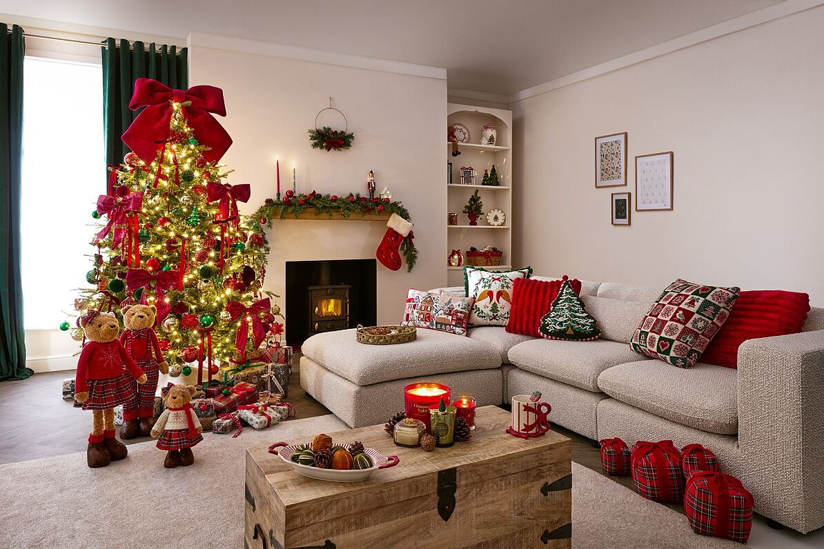 PRIMARK Xmas House Scene Oblong £12, €14, PLN60, CZK365, RON70-min