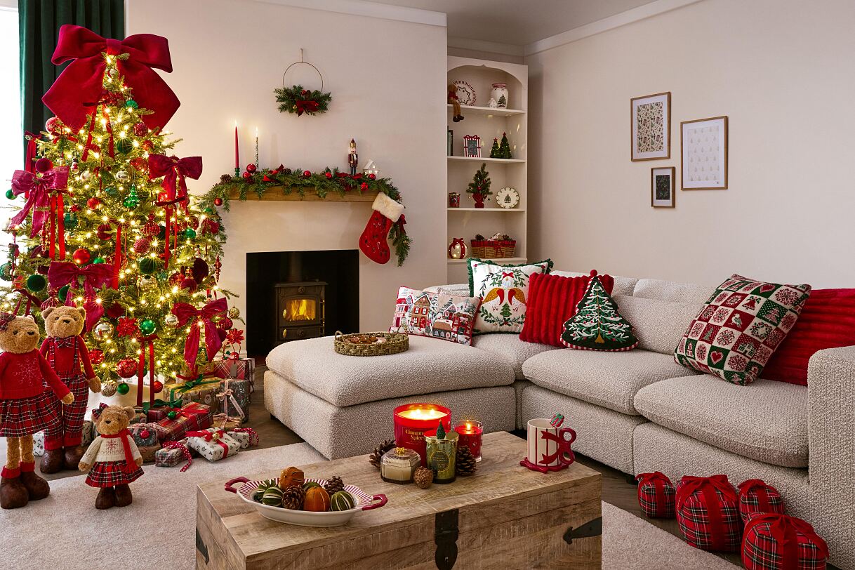 PRIMARK Xdec Tree Side Plate £4, €5, PLN22, CZK130, RON25-min