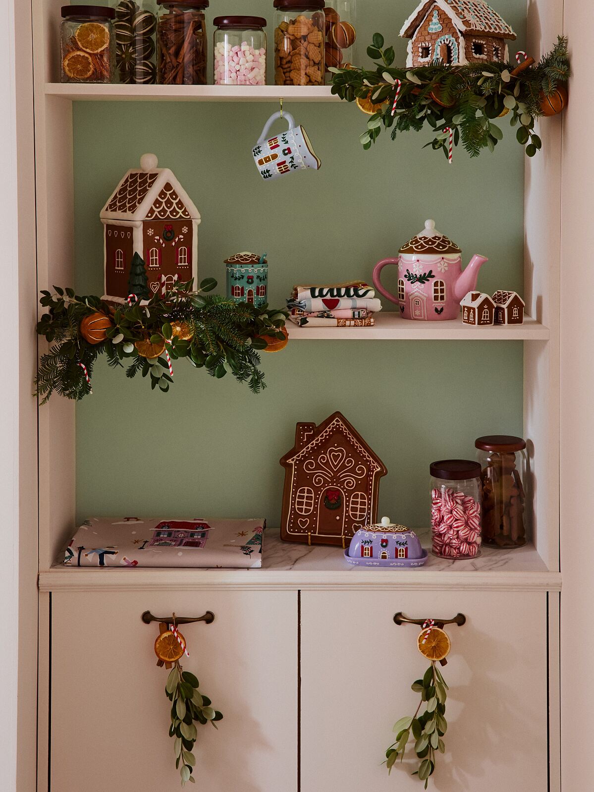 PRIMARK Xdec Gbread Sugar Bowl £5, €6, PLN26, CZK155, RON30-min