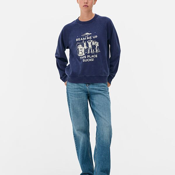 PRIMARK STRANGER THINGS BEAM UP SWEATER Blue �20, £16, €18, 470CZK, 80PLN, 6500HUF, 90RON-min