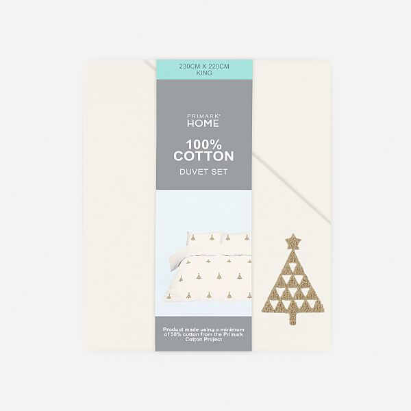 PRIMARK Xmas Tufted Tree Kng £30, €35, PLN155, CZK910, RON170 (1)-min