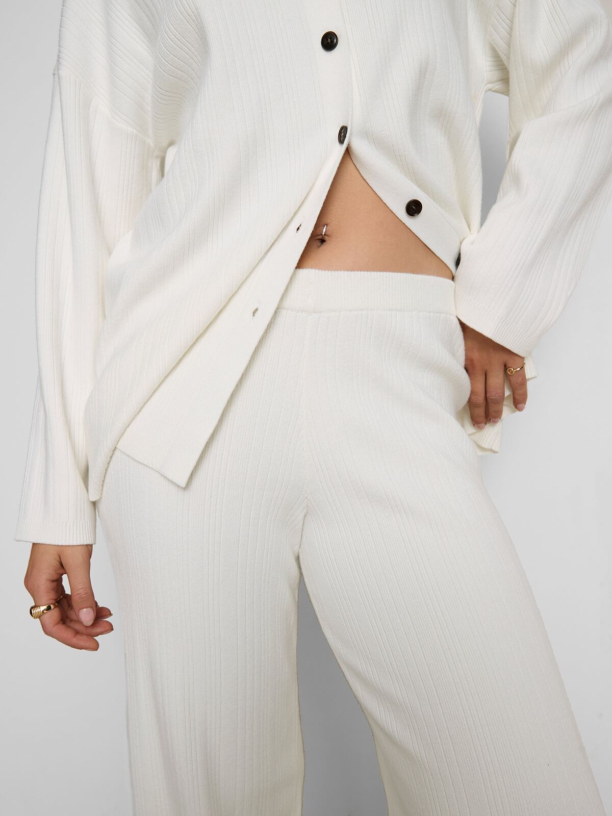 primark_deutschland-primark_co_ribbed_trouser-ecru-18-eur20-usd22-pln90-czk520-ron100-ref2225556-min