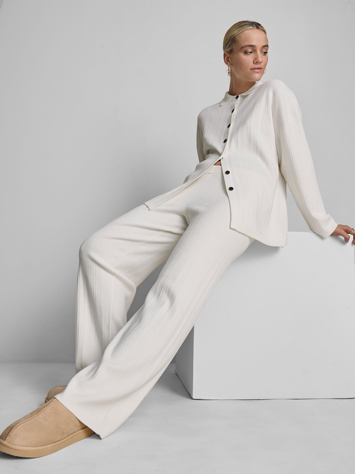 primark_deutschland-primark_co_ribbed_trouser-ecru-18-eur20-usd22-pln90-czk520-ron100-2-ref2225553-min