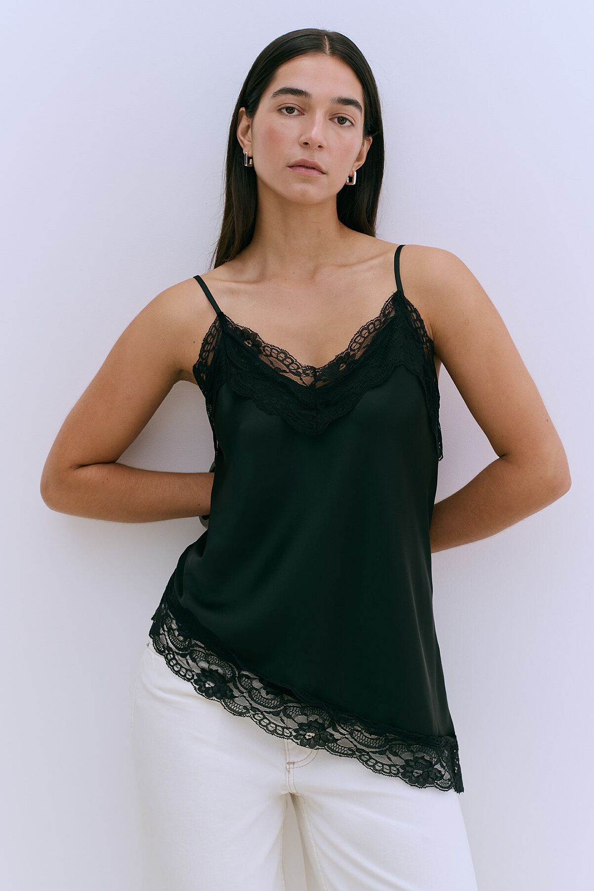 primark_deutschland-primark_satin_lace_cami-black-14-eur16-usd18-ron90-pln70-czk415-ref2215128-min