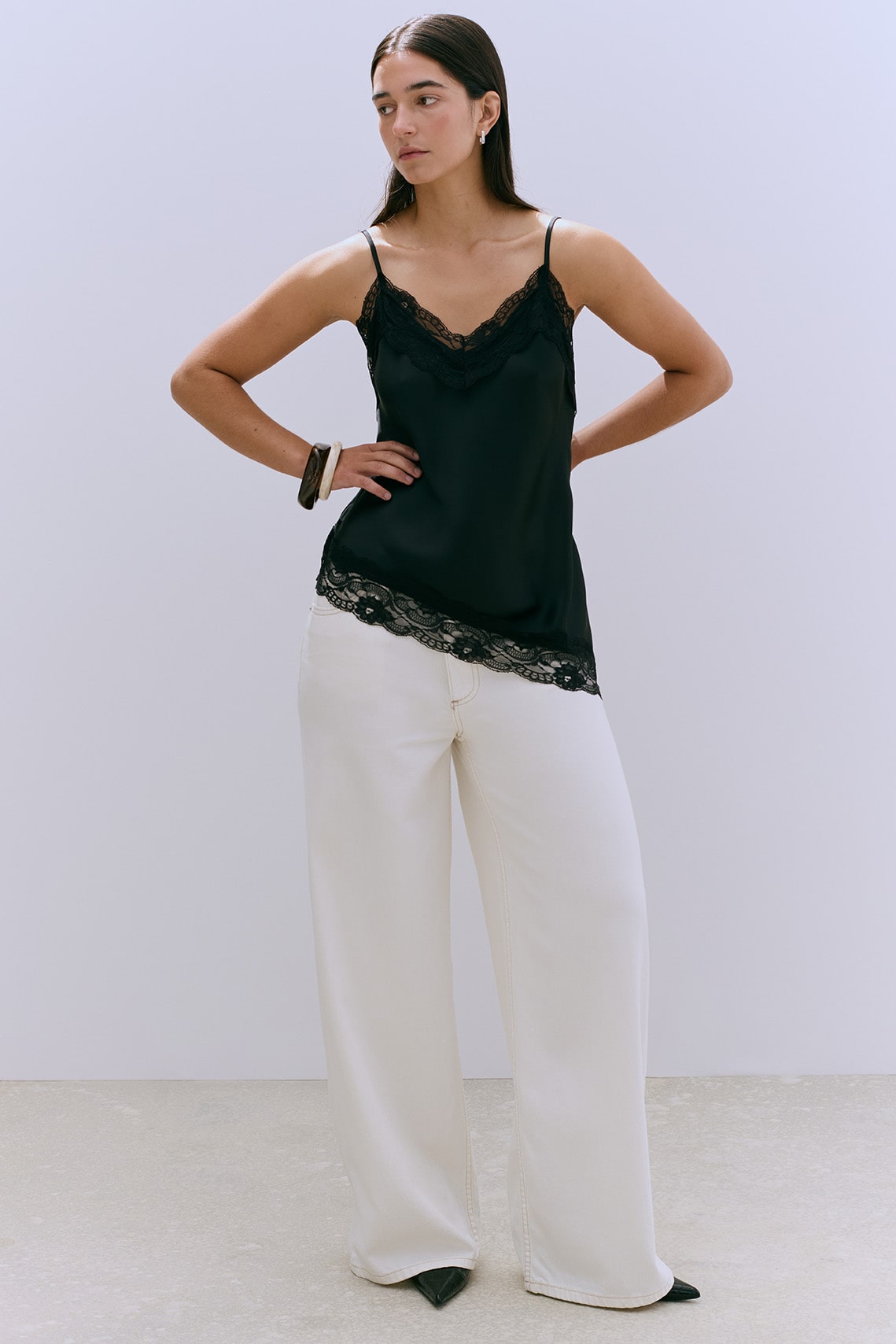 primark_deutschland-primark_satin_lace_cami-black-14-eur16-usd18-ron90-pln70-czk415-4-ref2215116-min