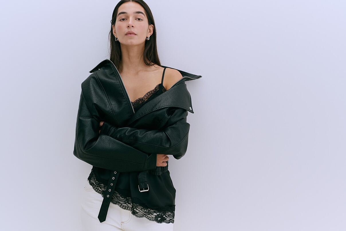 primark_deutschland-primark_pp_asym_pu_bomber-black-34-eur37.50-usd42.50-ron185-pln165-czk975-ron185-pln165-czk990-ref2215110-min