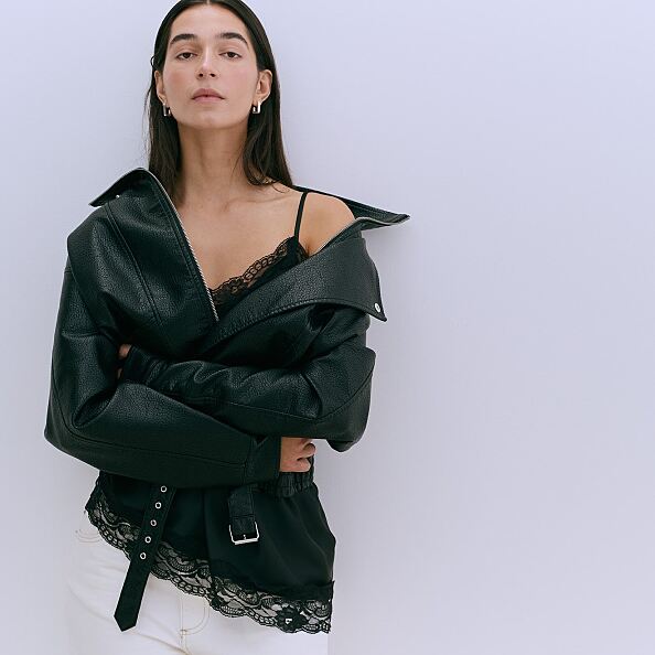 primark_deutschland-primark_pp_asym_pu_bomber-black-34-eur37.50-usd42.50-ron185-pln165-czk975-ron185-pln165-czk990-ref2215110-min