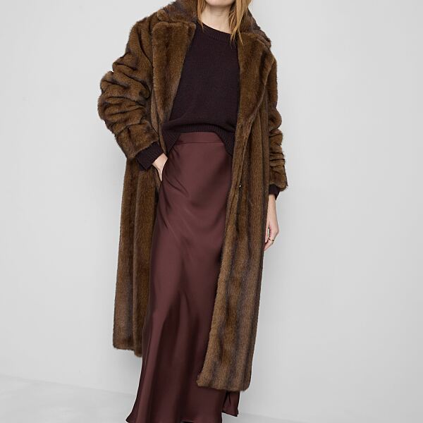 primark_deutschland-primark_longline_faux_fur_coat-55-eur60-usd65-ron260-czk1560-ron295-2-ref2227488-min