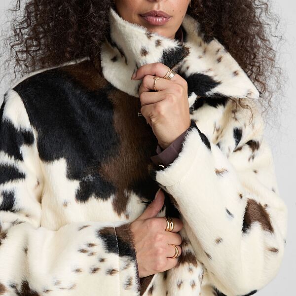 primark_deutschland-primark_longline_cow_print_coat_60-eur65-usd70-pln280-czk1690-ron320-ref2227494-min