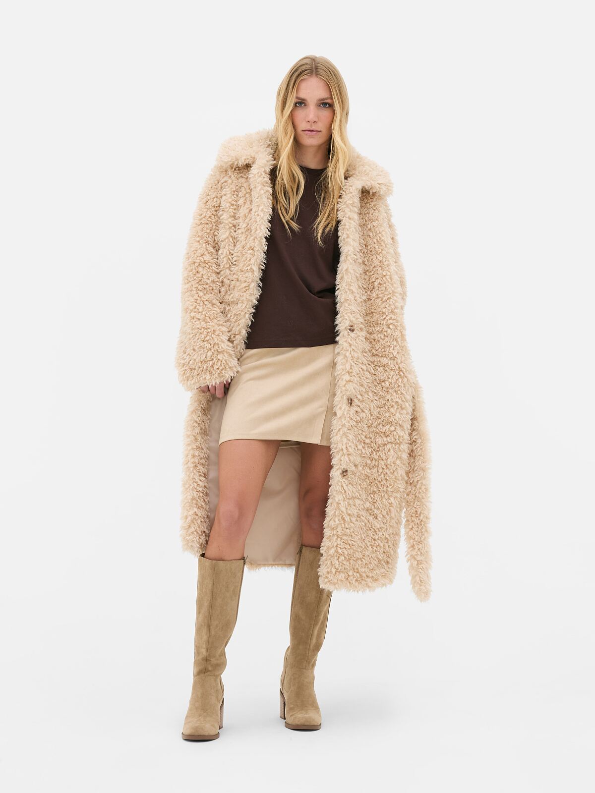 primark_deutschland-primark_belted_shaggy_longline_coat_46-eur50-usd65-pln215-czk1300-ron245-ref2227437-min