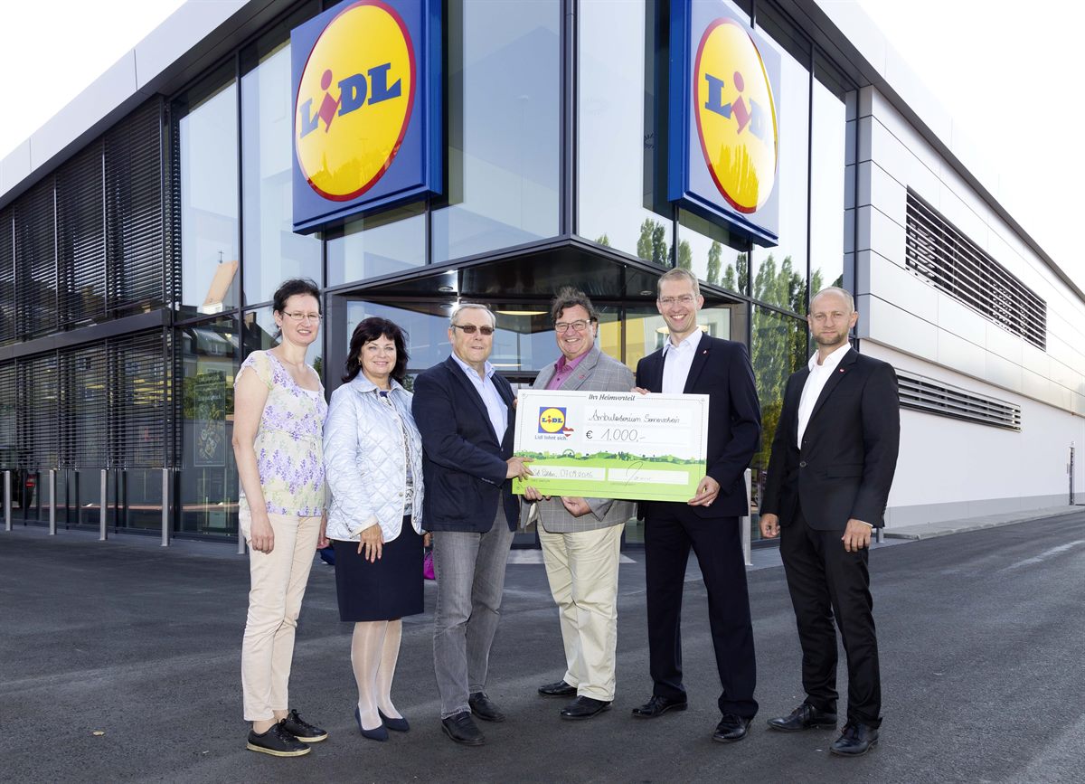 Bild_Lidl Oesterreich_Scheckuebergabe_WEO_St.Poelten