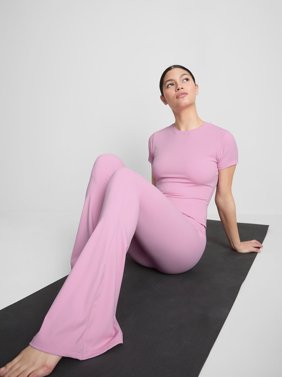 PRIMARK SMOOTH SUPPORT FLARE, £12, €15, �18.50, RON75, PLN65, CZK390-min